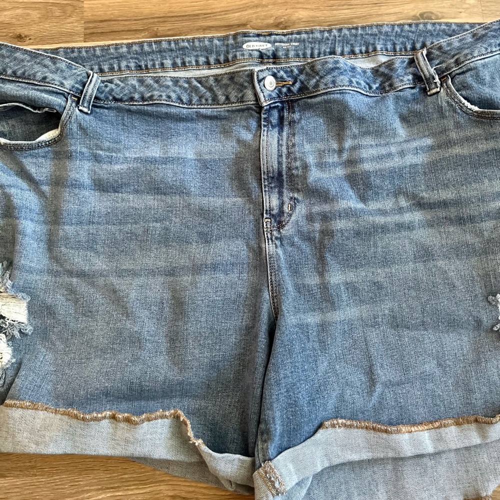 Women’s plus size shorts Old Navy size 28